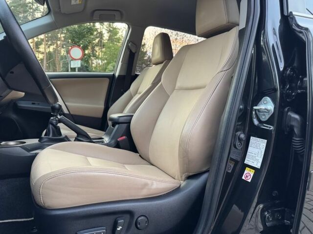 Чорний Тойота РАВ 4, об'ємом двигуна 2 л та пробігом 184 тис. км за 8800 $, фото 11 на Automoto.ua