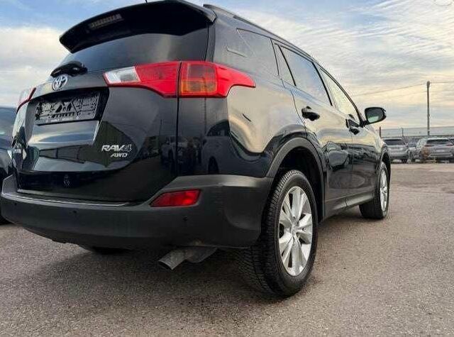 Чорний Тойота РАВ 4, об'ємом двигуна 2 л та пробігом 204 тис. км за 6100 $, фото 3 на Automoto.ua