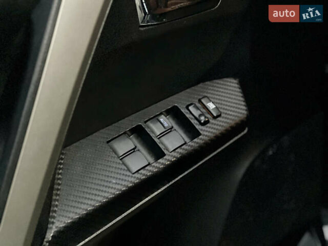 Чорний Тойота РАВ 4, об'ємом двигуна 2.23 л та пробігом 256 тис. км за 15999 $, фото 17 на Automoto.ua