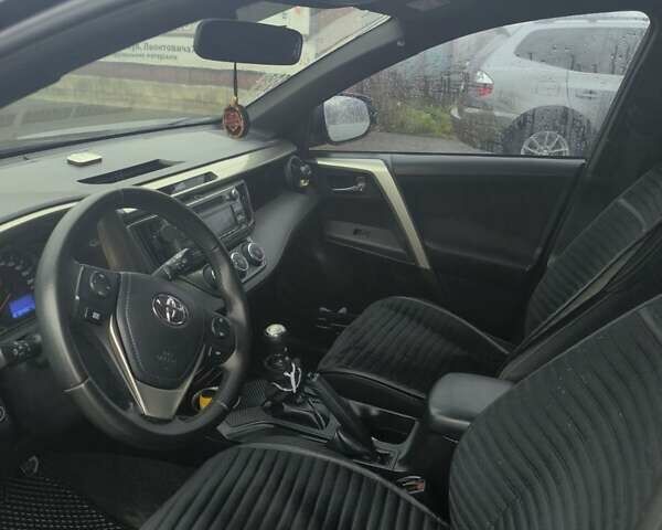 Черный Тойота РАВ 4, объемом двигателя 2 л и пробегом 201 тыс. км за 14800 $, фото 4 на Automoto.ua