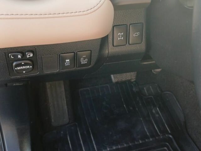 Черный Тойота РАВ 4, объемом двигателя 2.2 л и пробегом 178 тыс. км за 8200 $, фото 4 на Automoto.ua