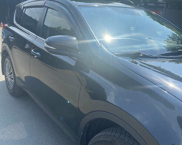 Черный Тойота РАВ 4, объемом двигателя 2 л и пробегом 230 тыс. км за 15000 $, фото 3 на Automoto.ua