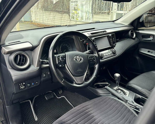 Чорний Тойота РАВ 4, об'ємом двигуна 1.99 л та пробігом 212 тис. км за 16200 $, фото 15 на Automoto.ua