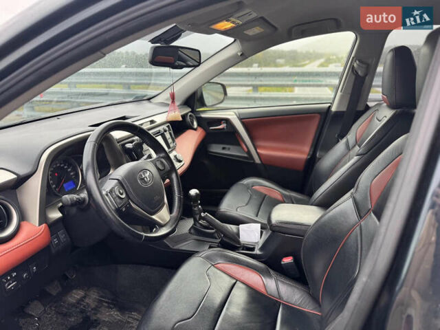 Черный Тойота РАВ 4, объемом двигателя 2 л и пробегом 118 тыс. км за 13500 $, фото 4 на Automoto.ua