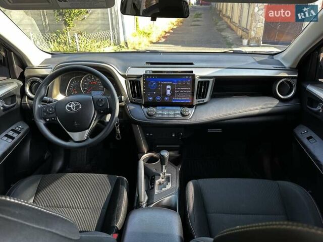 Чорний Тойота РАВ 4, об'ємом двигуна 2.49 л та пробігом 230 тис. км за 16900 $, фото 8 на Automoto.ua