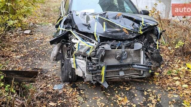 Тойота РАВ 4 2015 у Харкові на Automoto.ua Чорний Тойота РАВ 4, об'ємом двигуна 2.23 л та пробігом 159 тис. км за 10000 $, фото 4 на Automoto.ua