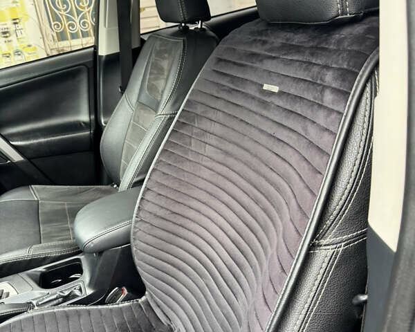 Чорний Тойота РАВ 4, об'ємом двигуна 1.99 л та пробігом 212 тис. км за 16200 $, фото 17 на Automoto.ua