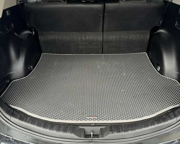 Чорний Тойота РАВ 4, об'ємом двигуна 2 л та пробігом 371 тис. км за 14755 $, фото 16 на Automoto.ua