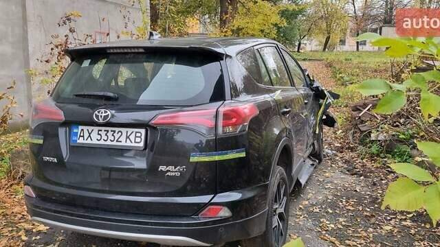 Тойота РАВ 4 2015 у Харкові на Automoto.ua Чорний Тойота РАВ 4, об'ємом двигуна 2.23 л та пробігом 159 тис. км за 10000 $, фото 1 на Automoto.ua
