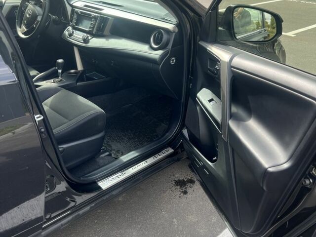 Тойота РАВ 4 2015 у Чернігові на Automoto.ua Чорний Тойота РАВ 4, об'ємом двигуна 2 л та пробігом 130 тис. км за 15400 $, фото 7 на Automoto.ua