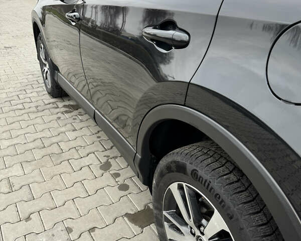 Чорний Тойота РАВ 4, об'ємом двигуна 2 л та пробігом 371 тис. км за 14755 $, фото 9 на Automoto.ua