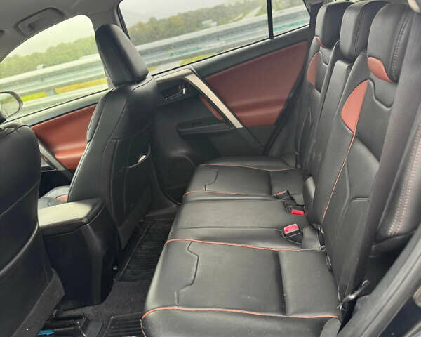 Черный Тойота РАВ 4, объемом двигателя 2 л и пробегом 118 тыс. км за 13500 $, фото 5 на Automoto.ua