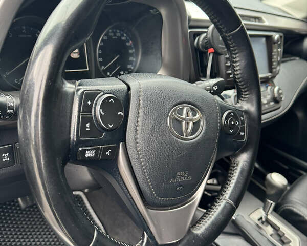 Чорний Тойота РАВ 4, об'ємом двигуна 1.99 л та пробігом 212 тис. км за 16200 $, фото 16 на Automoto.ua