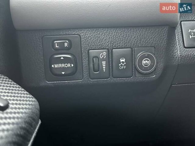 Черный Тойота РАВ 4, объемом двигателя 2.49 л и пробегом 196 тыс. км за 18000 $, фото 7 на Automoto.ua