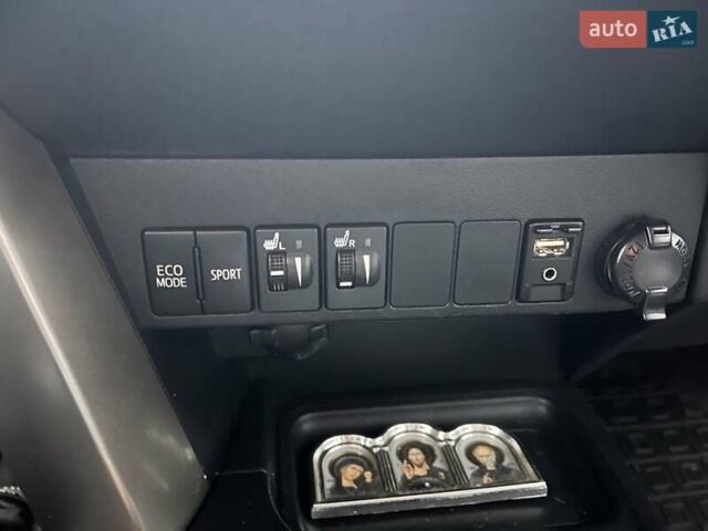 Черный Тойота РАВ 4, объемом двигателя 2.49 л и пробегом 196 тыс. км за 18000 $, фото 8 на Automoto.ua