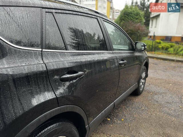 Тойота РАВ 4 2016 в Львове на Automoto.ua Черный Тойота РАВ 4, объемом двигателя 2.49 л и пробегом 120 тыс. км за 16999 $, фото 6 на Automoto.ua