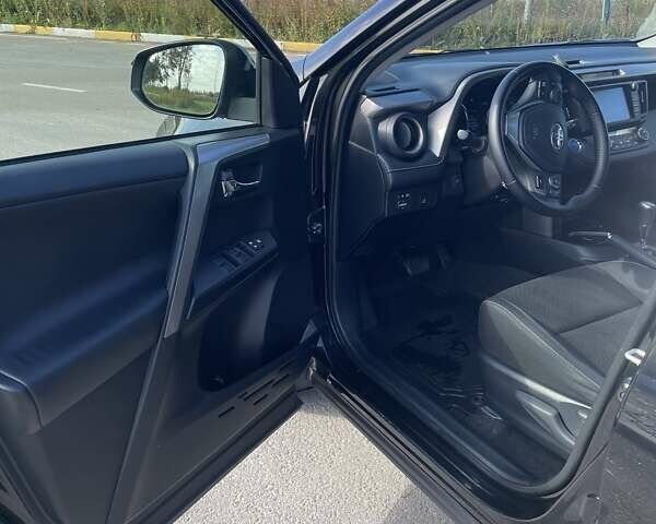 Черный Тойота РАВ 4, объемом двигателя 2.5 л и пробегом 122 тыс. км за 26000 $, фото 12 на Automoto.ua