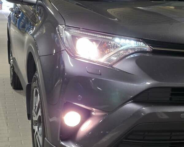 Черный Тойота РАВ 4, объемом двигателя 1.99 л и пробегом 129 тыс. км за 19600 $, фото 2 на Automoto.ua