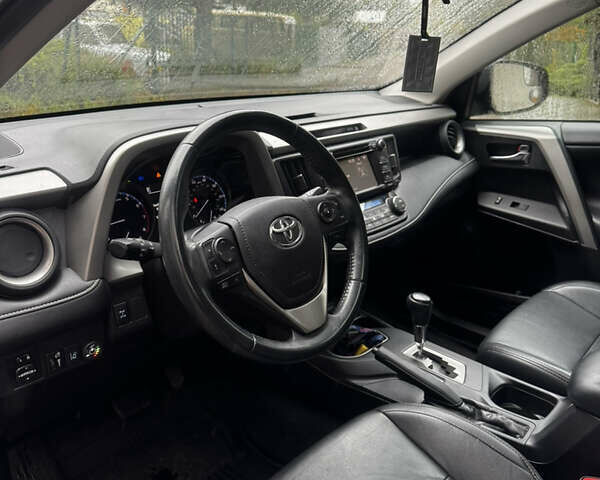 Тойота РАВ 4 2016 в Львове на Automoto.ua Черный Тойота РАВ 4, объемом двигателя 2.49 л и пробегом 120 тыс. км за 16999 $, фото 16 на Automoto.ua