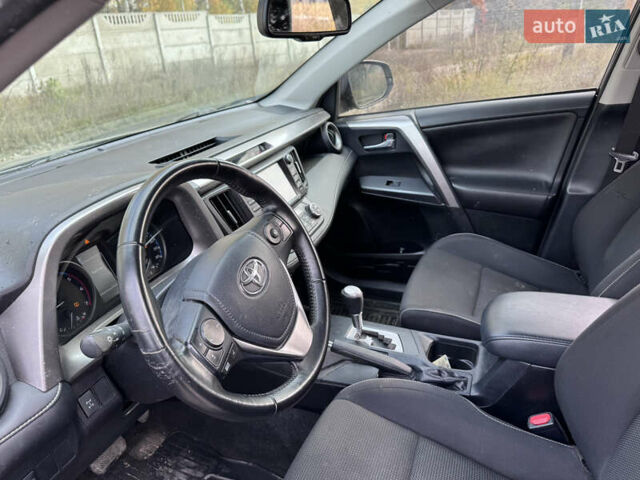 Тойота РАВ 4 2016 в Киеве на Automoto.ua Черный Тойота РАВ 4, объемом двигателя 2.2 л и пробегом 165 тыс. км за 12500 $, фото 7 на Automoto.ua