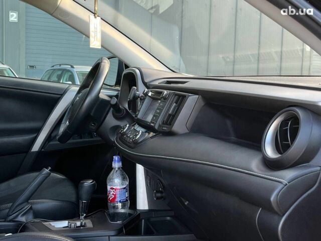 Тойота РАВ 4 2016 в Львове на Automoto.ua Черный Тойота РАВ 4, объемом двигателя 2.5 л и пробегом 117 тыс. км за 18990 $, фото 33 на Automoto.ua