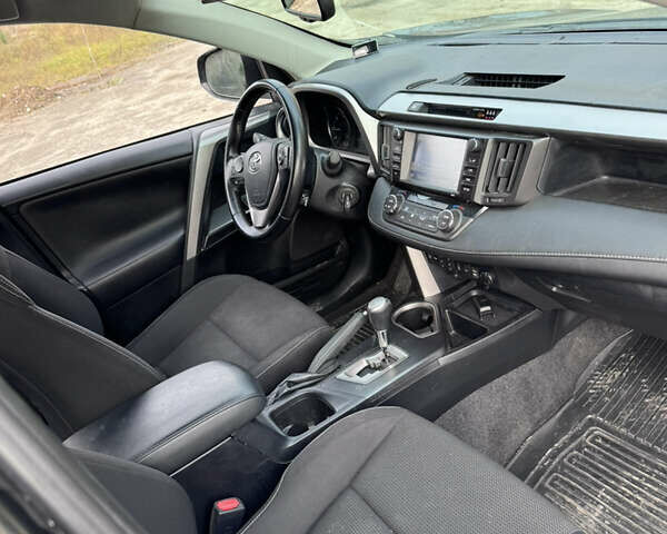 Тойота РАВ 4 2016 в Киеве на Automoto.ua Черный Тойота РАВ 4, объемом двигателя 2.2 л и пробегом 165 тыс. км за 12500 $, фото 10 на Automoto.ua