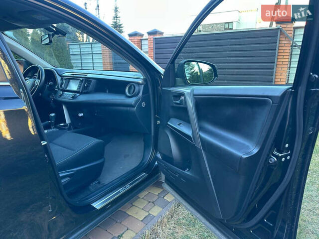 Черный Тойота РАВ 4, объемом двигателя 2.23 л и пробегом 183 тыс. км за 21500 $, фото 9 на Automoto.ua