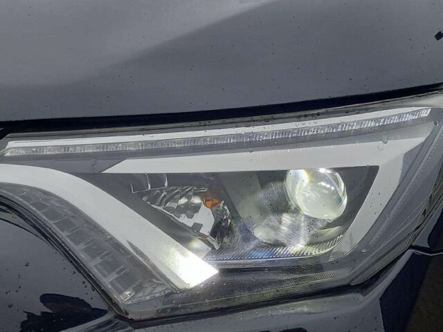 Черный Тойота РАВ 4, объемом двигателя 2 л и пробегом 128 тыс. км за 9100 $, фото 8 на Automoto.ua