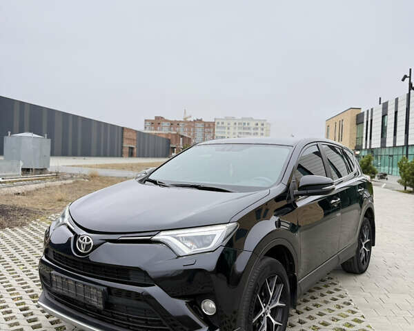 Черный Тойота РАВ 4, объемом двигателя 2.23 л и пробегом 198 тыс. км за 19600 $, фото 1 на Automoto.ua