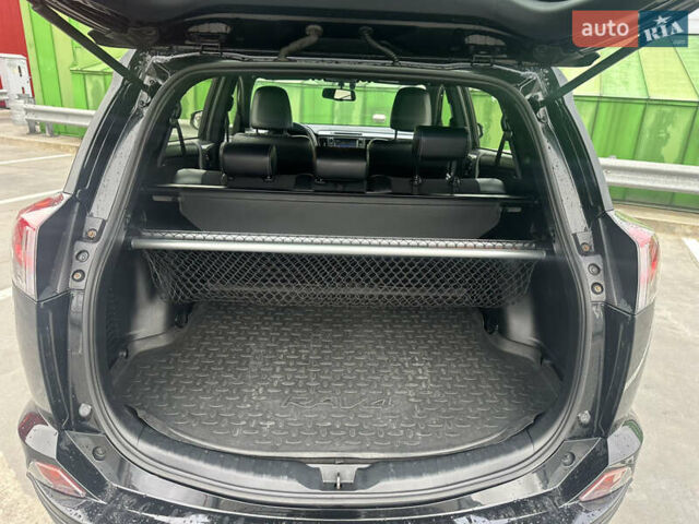 Тойота РАВ 4 2017 в Киеве на Automoto.ua Черный Тойота РАВ 4, объемом двигателя 2.23 л и пробегом 207 тыс. км за 18000 $, фото 22 на Automoto.ua