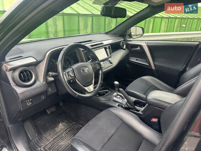 Тойота РАВ 4 2017 в Киеве на Automoto.ua Черный Тойота РАВ 4, объемом двигателя 2.23 л и пробегом 207 тыс. км за 18000 $, фото 17 на Automoto.ua