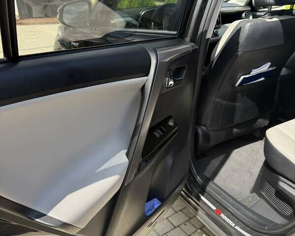 Чорний Тойота РАВ 4, об'ємом двигуна 2.49 л та пробігом 115 тис. км за 24000 $, фото 20 на Automoto.ua