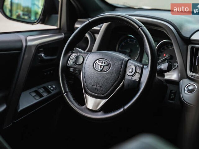 Тойота РАВ 4 2017 в Днепре (Днепропетровске) на Automoto.ua Черный Тойота РАВ 4, объемом двигателя 2.23 л и пробегом 94 тыс. км за 24300 $, фото 20 на Automoto.ua