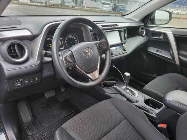 Тойота РАВ 4 2017 в Киеве на Automoto.ua Черный Тойота РАВ 4, объемом двигателя 2.5 л и пробегом 167 тыс. км за 21900 $, фото 7 на Automoto.ua