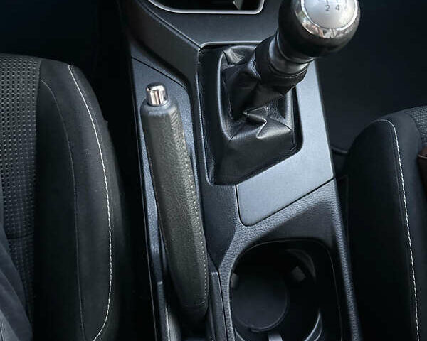 Тойота РАВ 4 2017 в Львове на Automoto.ua Черный Тойота РАВ 4, объемом двигателя 2.23 л и пробегом 99 тыс. км за 23200 $, фото 4 на Automoto.ua