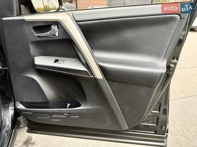 Тойота РАВ 4 2017 в Днепре (Днепропетровске) на Automoto.ua Черный Тойота РАВ 4, объемом двигателя 2.23 л и пробегом 240 тыс. км за 18700 $, фото 54 на Automoto.ua