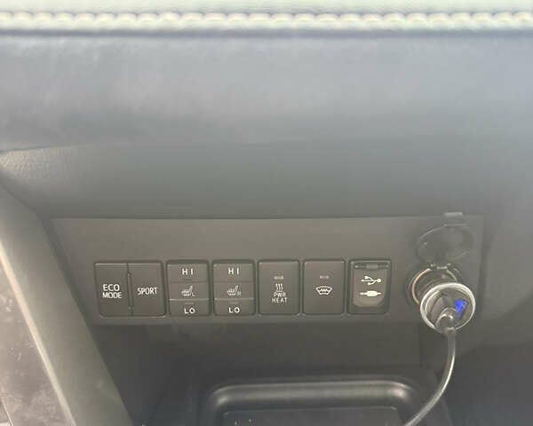 Черный Тойота РАВ 4, объемом двигателя 2.23 л и пробегом 208 тыс. км за 20800 $, фото 16 на Automoto.ua