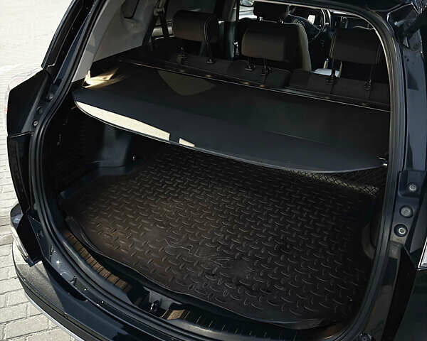 Тойота РАВ 4 2017 в Львове на Automoto.ua Черный Тойота РАВ 4, объемом двигателя 2.23 л и пробегом 99 тыс. км за 23200 $, фото 8 на Automoto.ua