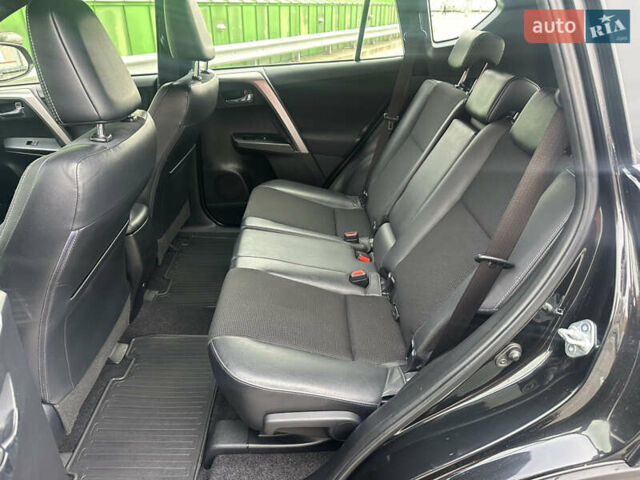 Тойота РАВ 4 2017 в Киеве на Automoto.ua Черный Тойота РАВ 4, объемом двигателя 2.23 л и пробегом 207 тыс. км за 18000 $, фото 21 на Automoto.ua