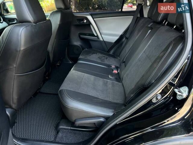 Тойота РАВ 4 2017 в Одессе на Automoto.ua Черный Тойота РАВ 4, объемом двигателя 2.5 л и пробегом 120 тыс. км за 19900 $, фото 12 на Automoto.ua