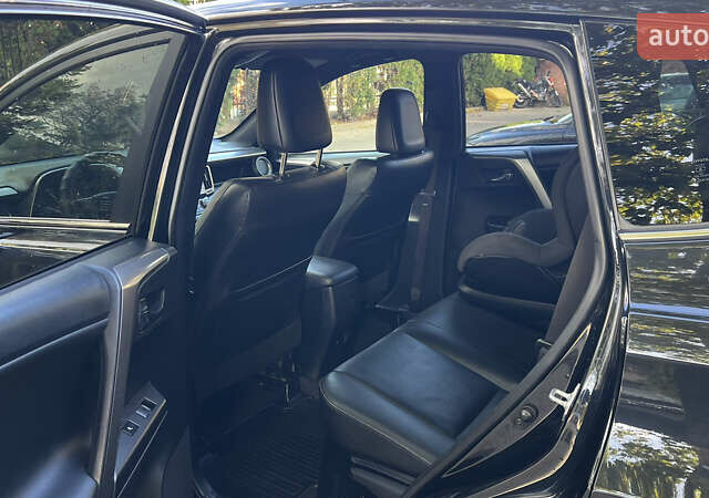 Черный Тойота РАВ 4, объемом двигателя 2.5 л и пробегом 190 тыс. км за 19900 $, фото 19 на Automoto.ua