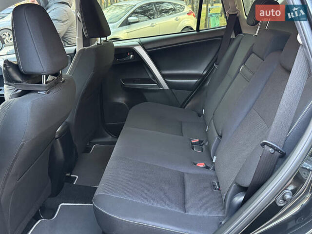 Черный Тойота РАВ 4, объемом двигателя 2.49 л и пробегом 72 тыс. км за 25000 $, фото 10 на Automoto.ua