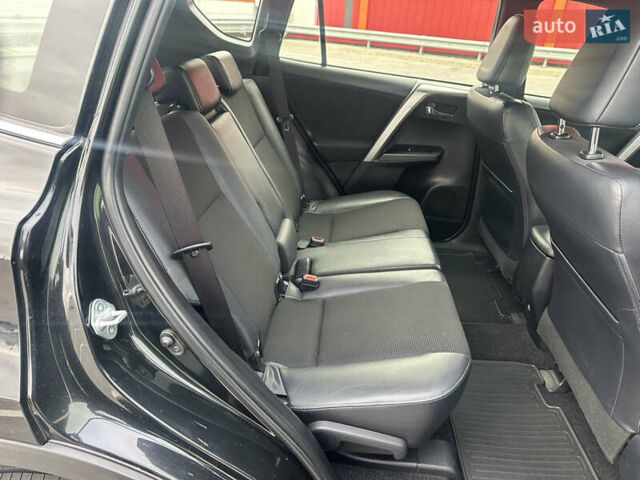 Тойота РАВ 4 2017 в Киеве на Automoto.ua Черный Тойота РАВ 4, объемом двигателя 2.23 л и пробегом 207 тыс. км за 18000 $, фото 25 на Automoto.ua