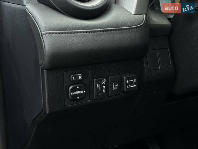 Чорний Тойота РАВ 4, об'ємом двигуна 2.49 л та пробігом 116 тис. км за 19200 $, фото 13 на Automoto.ua