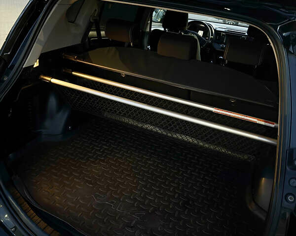 Тойота РАВ 4 2017 в Львове на Automoto.ua Черный Тойота РАВ 4, объемом двигателя 2.23 л и пробегом 99 тыс. км за 23200 $, фото 7 на Automoto.ua