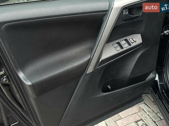 Чорний Тойота РАВ 4, об'ємом двигуна 2.49 л та пробігом 116 тис. км за 19200 $, фото 11 на Automoto.ua