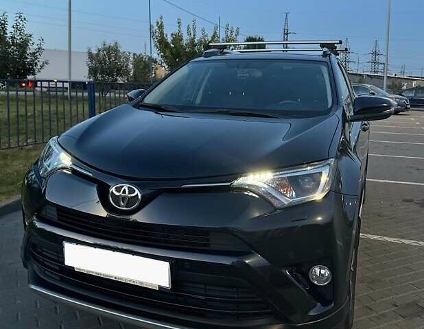 Тойота РАВ 4 2017 в Львове на Automoto.ua Черный Тойота РАВ 4, объемом двигателя 2.23 л и пробегом 99 тыс. км за 23200 $, фото 12 на Automoto.ua