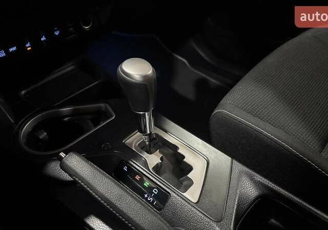 Чорний Тойота РАВ 4, об'ємом двигуна 2.49 л та пробігом 219 тис. км за 21939 $, фото 19 на Automoto.ua