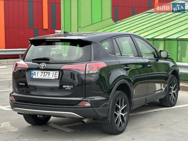 Тойота РАВ 4 2017 в Киеве на Automoto.ua Черный Тойота РАВ 4, объемом двигателя 2.23 л и пробегом 207 тыс. км за 18000 $, фото 13 на Automoto.ua