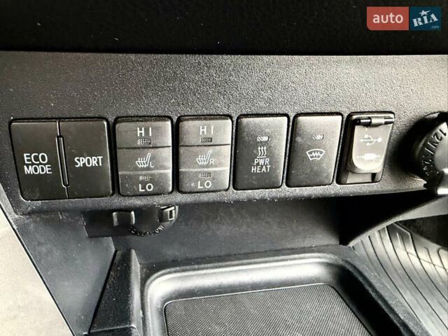 Тойота РАВ 4 2017 в Днепре (Днепропетровске) на Automoto.ua Черный Тойота РАВ 4, объемом двигателя 2.23 л и пробегом 240 тыс. км за 18700 $, фото 38 на Automoto.ua